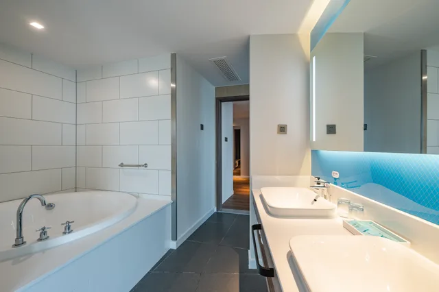 جناح بسرير كينج بإطلالة على البحر بغرفة نوم واحدة، Holiday Inn Express Huludao Seaview an IHG Hotel 3/3