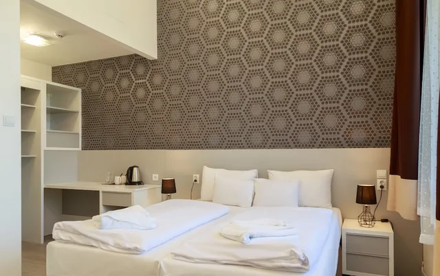 Deluxe, Twin Beds, Balcony, Hotel Mika Downtown 1/3