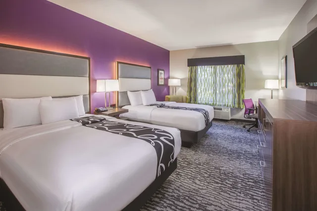 Room, 2 Queen Beds, La Quinta Inn & Suites by Wyndham NW Tucson Marana 3/10