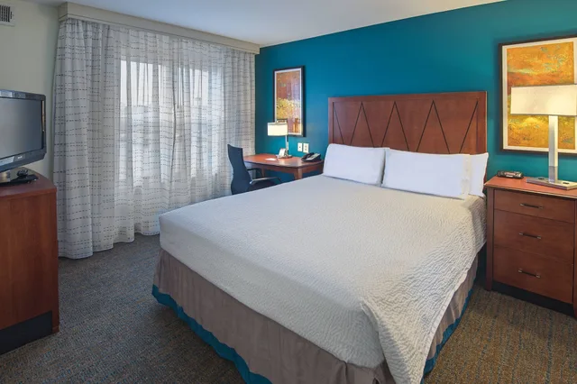 استوديو بسرير كينج مع أريكة، Residence Inn by Marriott Fayetteville Cross Creek 2/5