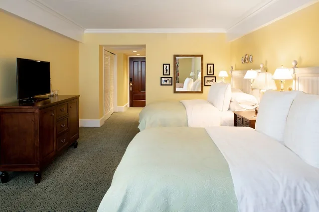 Woodstock, 2 Queen Beds, Sofa، Woodstock Inn and Resort 3/6