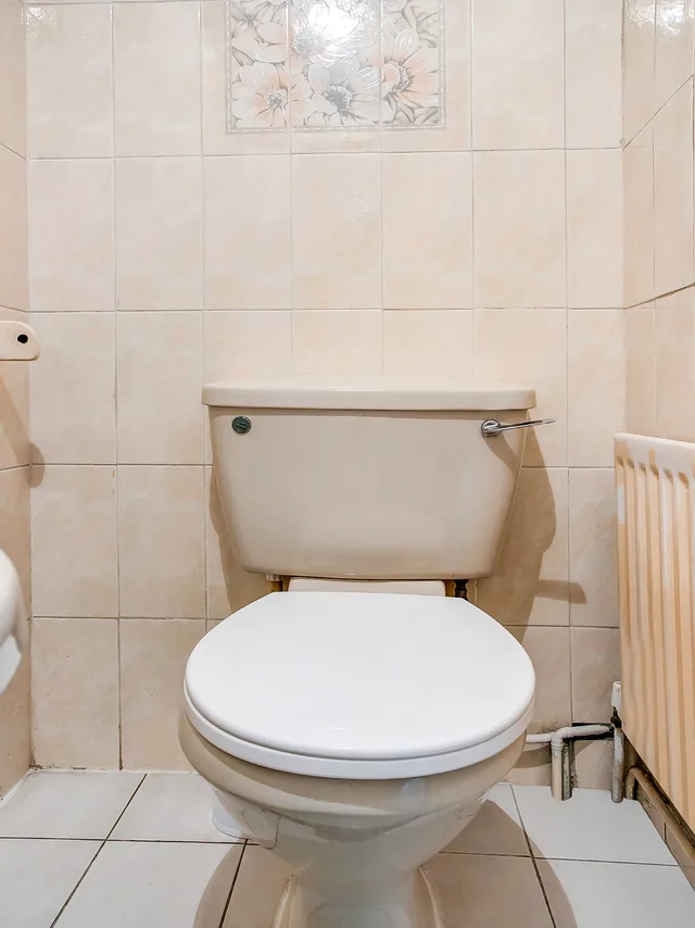 Standard Single Room - Shared، OYO The Longlands Hotel 6/7