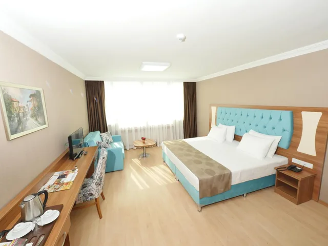 Deluxe, Double Bed, Golden Lounge Hotel 2/10