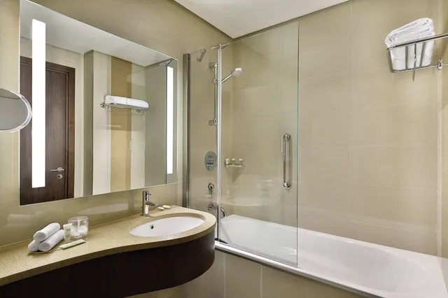 جناح بسرير كينج بغرفة نوم واحدة مع أريكة للمدخنين، كورتيارد ماريوت(Courtyard by Marriott Riyadh Olaya) 5/5