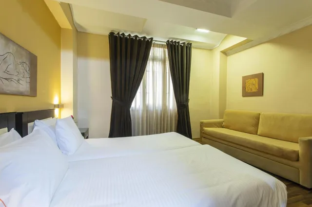 غرفة ثلاثية بسريرين منفصلين مع أريكة، Egnatia Hotel 1/10