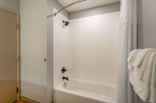 غرفة بزنس بسريرين كوين، AmericInn by Wyndham San Angelo 3/3