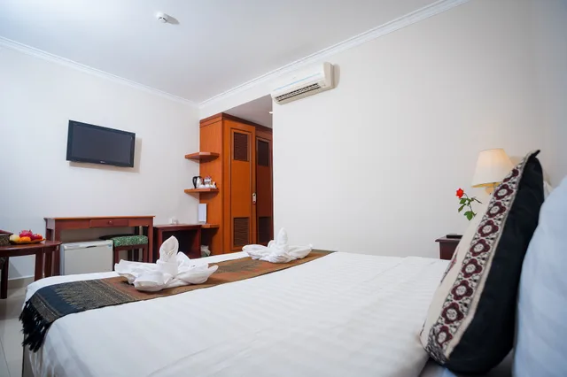 Standard, King Bed, Silver Mounts Hotel 4/7