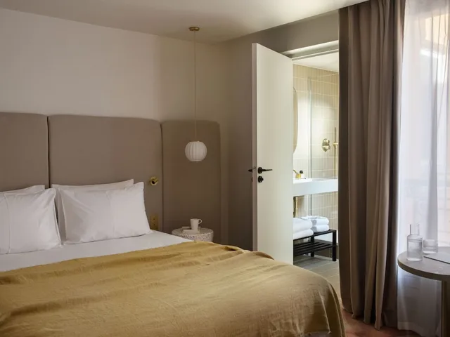 Adjoining, Queen and Twin Beds، Hotel Nuage Paris 8 1/3