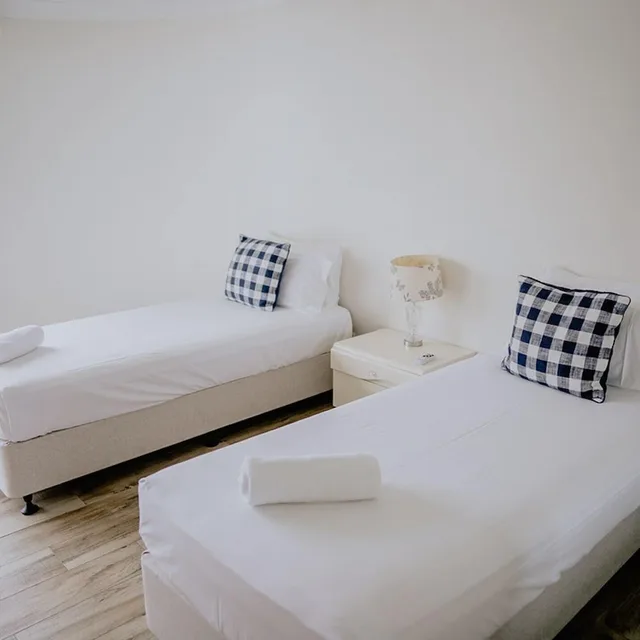 3 Bedrooms, Deluxe, Apartment, 2 Double and Twin Beds، Zenith Ocean Front Apartments 3/4