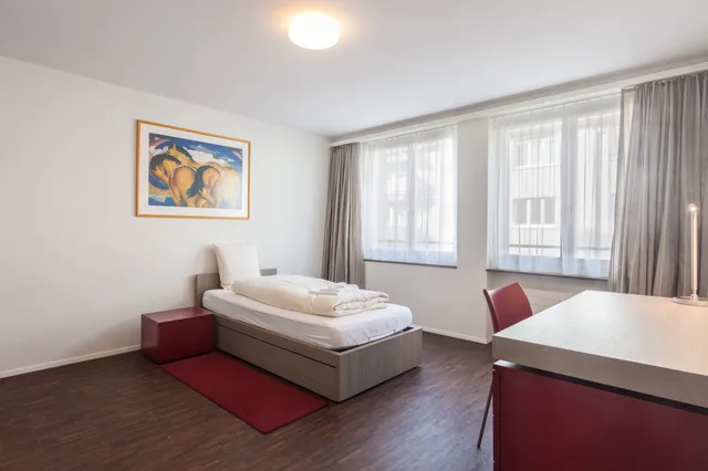 شقة سوبيريور بسريرين منفصلين وسرير كينج بشرفة بغرفتي نوم مع أريكة، Ema House Serviced Apartments Seefeld 3/10