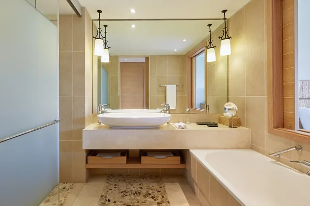 غرفة بريميوم بسريرين منفصلين بإطلالة على البحر بشرفة، The Westin Resort, Costa Navarino 6/9