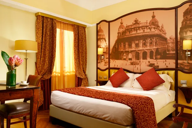 غرفة كلاسيكية بسرير كوين، Grand Hotel Savoia Genova, Curio Collection by Hilton 1/1