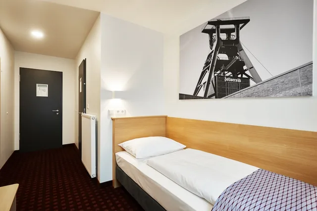 غرفة بزنس بإطلالة على المتنزه مفردة بسرير فردي، Mcdreams Hotel Essen-City 2/3