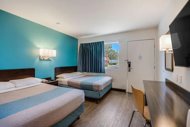 غرفة قياسية بسريرين مزدوجين، Motel6 Winnemucca, NV 2/5