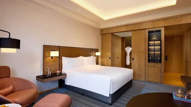 غرفة ديلوكس بسرير كينج، Grand Hyatt Mumbai Hotel and Residences 6/8