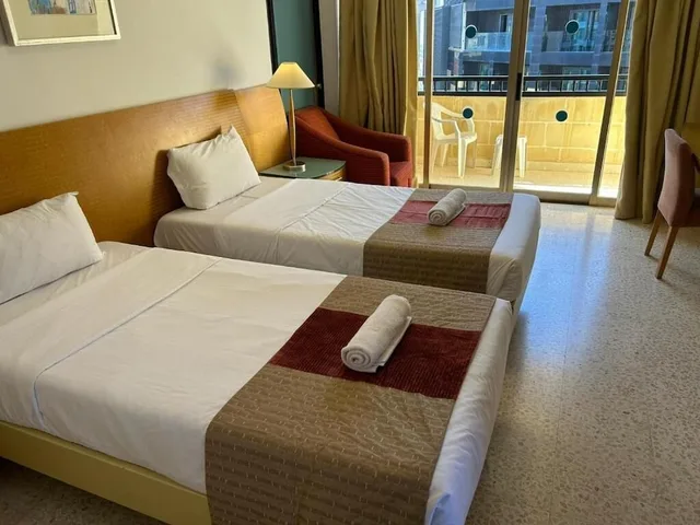 غرفة بسريرين منفصلين، The St. Georges Park Hotel 1/3