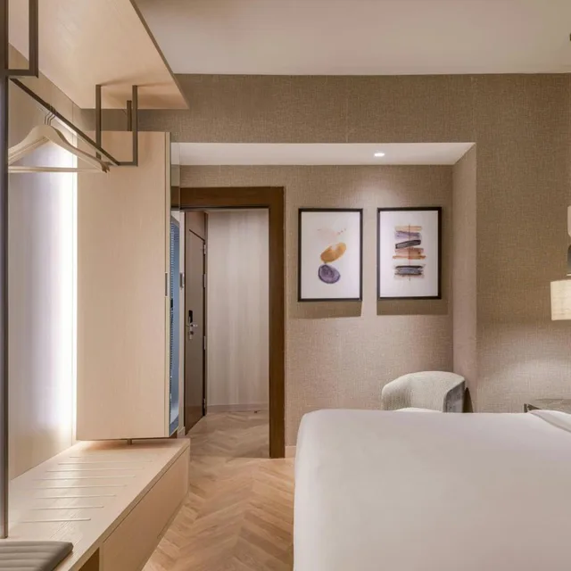 Guest Room, Standard, King Bed, Ac Hotel Firenze By Marriott 4/11