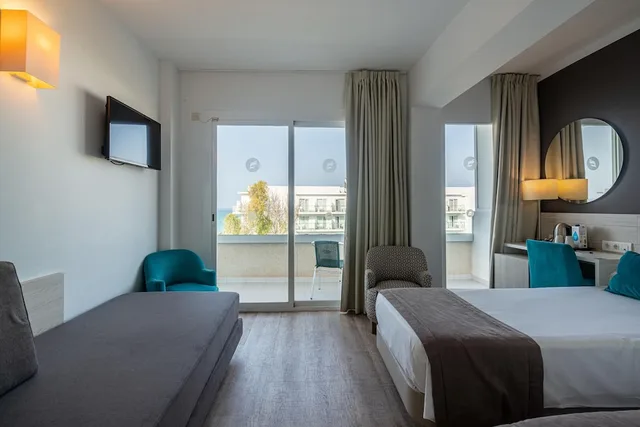 غرفة قياسية بشرفة مفردة بسريرين منفصلين، THB Niagara - Adults Only 3/7