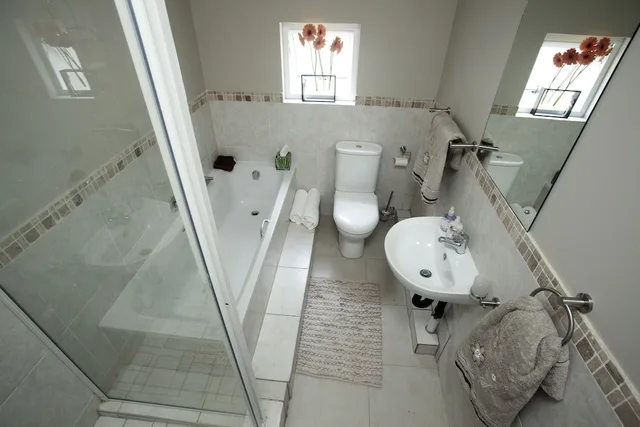 غرفة بسرير كوين بإطلالة على البحر، Seaview Manor Exquisite Bed & Breakfast 4/4