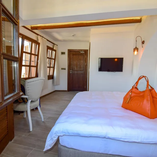 غرفة بسرير مزدوج بإطلالة على البحر بشرفة، Mets Boutique Hotel 3/7