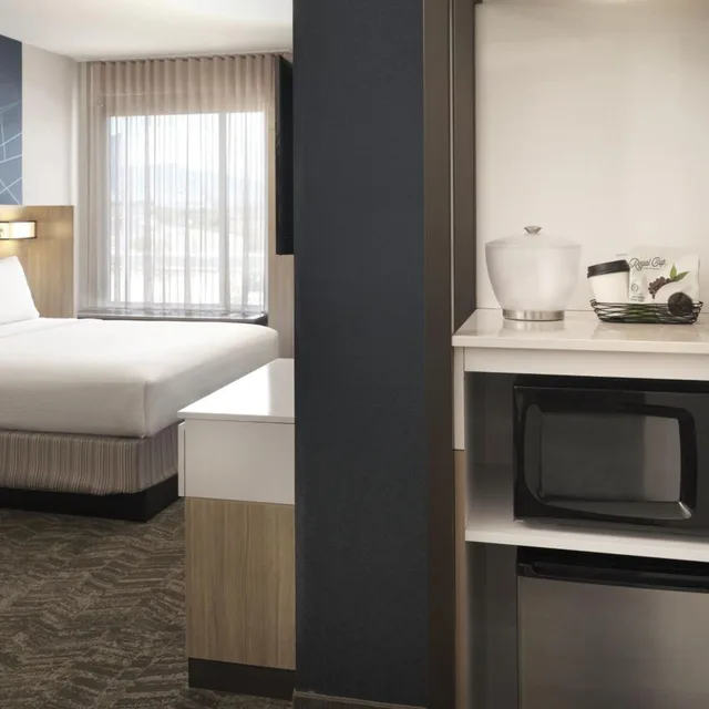 جناح بسريرين كوين مع سرير سحّاب إضافي مع أريكة، SpringHill Suites by Marriott Las Vegas Airport 7/7