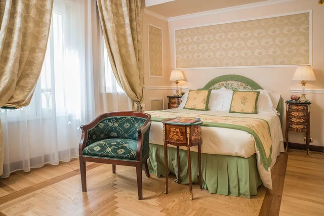 غرفة كلاسيكية بسريرين منفصلين، Bernini Palace Hotel 1/3