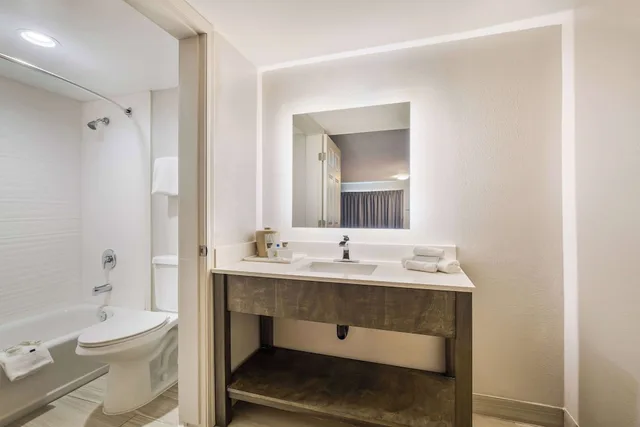 جناح عائلي بسرير كينج وسريرين كوين، Days Inn by Wyndham Chula Vista/San Diego 4/4