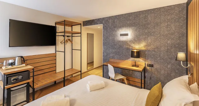 Comfort, Queen Bed, Bay View، Best Western Cote des Sables Plouescat 4/6