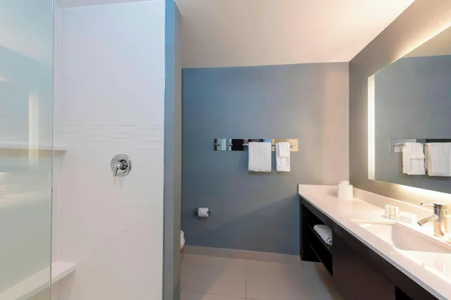 جناح لذوي الإعاقة، RESIDENCE INN AKRON SOUTH/GREEN 7/9