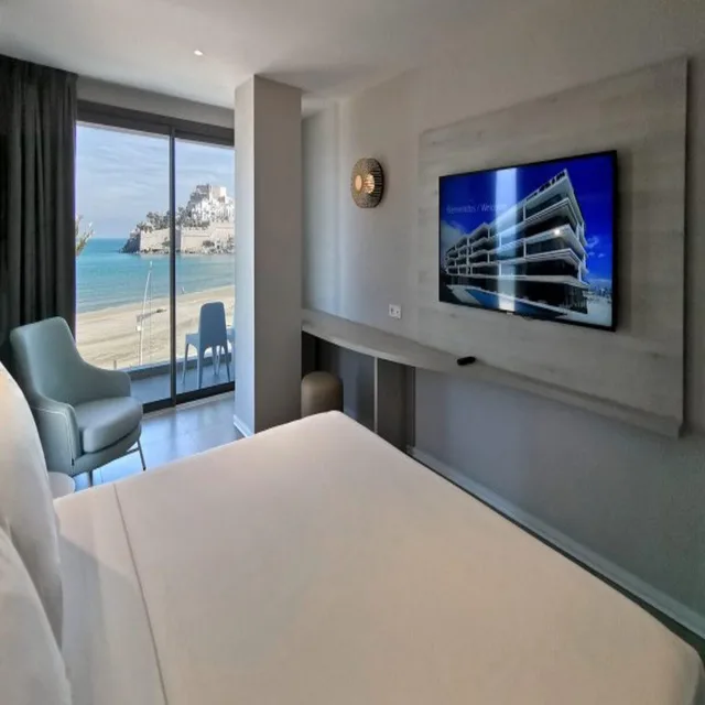 Room, Double Bed, Side Sea View, Balcony or Terrace، Hotel & Spa Castillo De Peñiscola 2/2