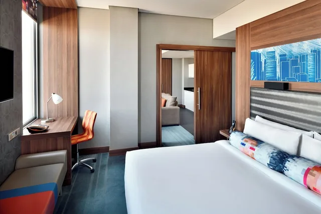 Aloft, Suite, King Bed، ألوفت الرياض(Aloft Riyadh) 2/4