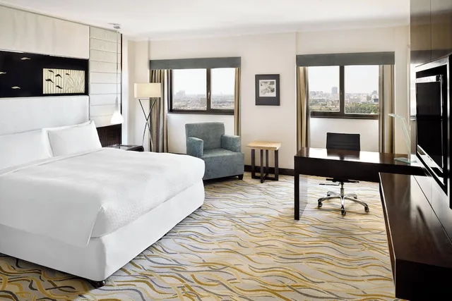 Superior, King Bed, Four Points By Sheraton Riyadh Khaldia 2/6