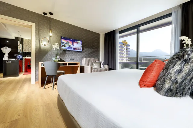 Royal, Rock, Deluxe, Single, Twin Beds، Hard Rock Hotel Tenerife 1/3