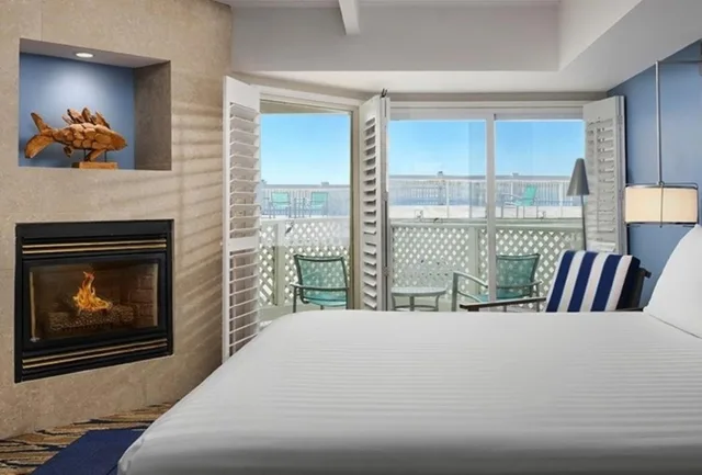 Room, King Bed, Partial Bay View، Inn At Morro Bay 2/3