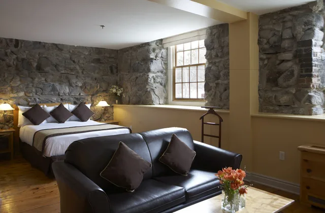 Mill River, King Bed، Moulin Wakefield Mill Hotel and Spa 4/4