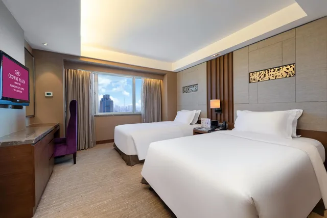 غرفة بريميوم بسرير فردي بإطلالة على المدينة، Crowne Plaza City Centre 3/9