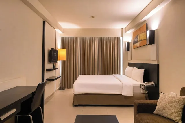 غرفة سوبيريور بسرير مزدوج وسريرين منفصلين، Aston Denpasar Hotel & Convention Center 1/8