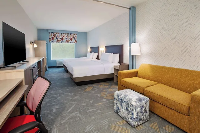 جناح بسريرين كوين مع أريكة لذوي الإعاقة، Home2 Suites by Hilton Grand Rapids Northeast 1/1