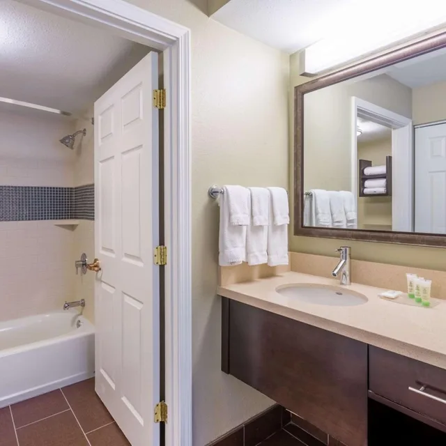 جناح بسريرين مزدوجين وسرير كينج بغرفتي نوم، Sonesta Es Suites Baton Rouge University At Southgate 10/10