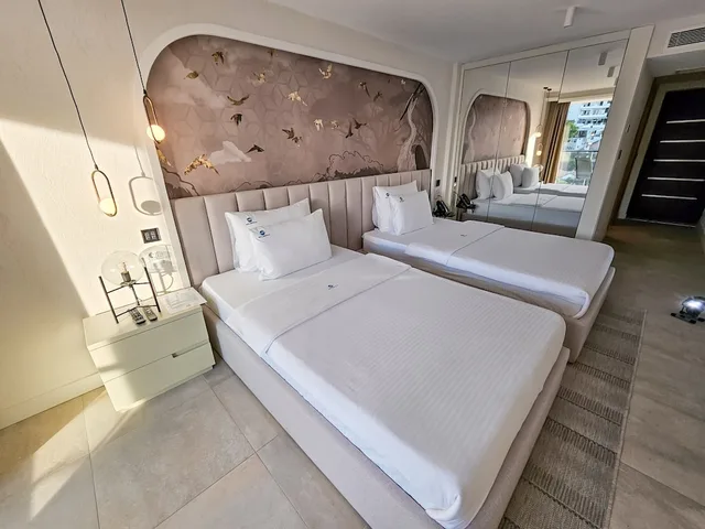 غرفة بريميوم بسريرين منفصلين بإطلالة على البحر، The New Mediteran Hotel Villa Edition 2/10