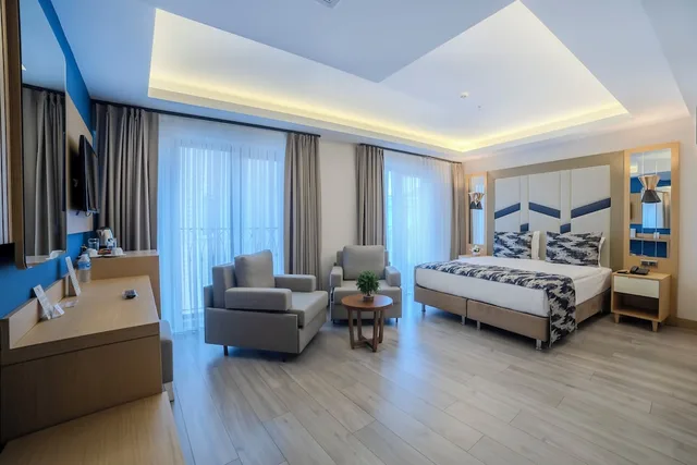 Family, Quadruple, Queen Bed, 2 Sofa, Downtown Sirkeci Hotel 5/10