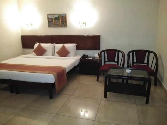 غرفة تنفيذية بسرير فردي، Yuvarani Residency Hotel 4/9