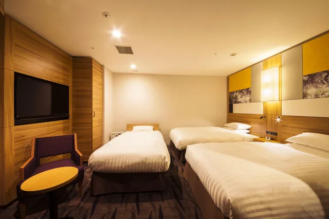 غرفة ثلاثية، Jr East Hotel Mets Kokubunji 1/2