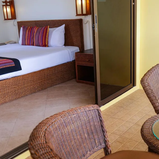Room, Queen Bed, Balcony, Kata Silver Sand By Eazy 8/10
