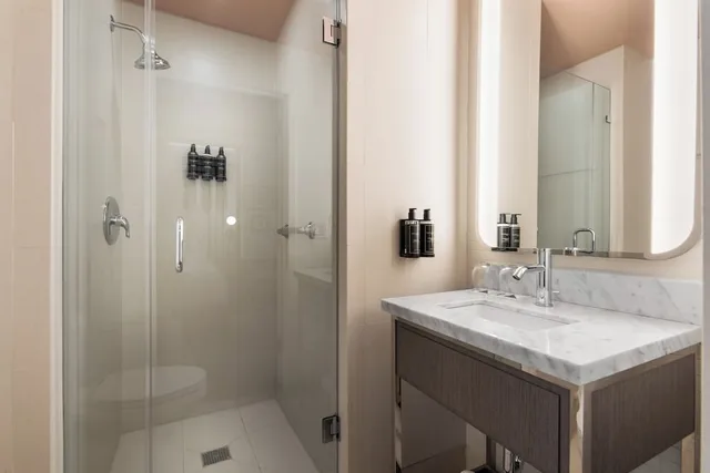 غرفة بريميوم مفردة بسرير كوين بإطلالة جزئية على البحر، Eurostars Winter Haven 6/7
