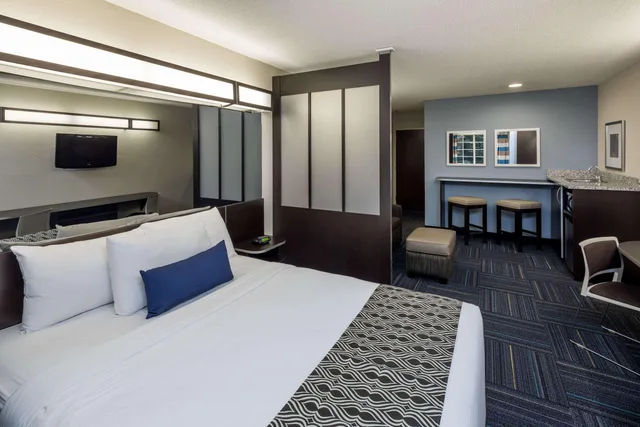 غرفة بسرير كوين، Microtel Inn & Suites by Wyndham Greenville / Woodruff Rd 4/5