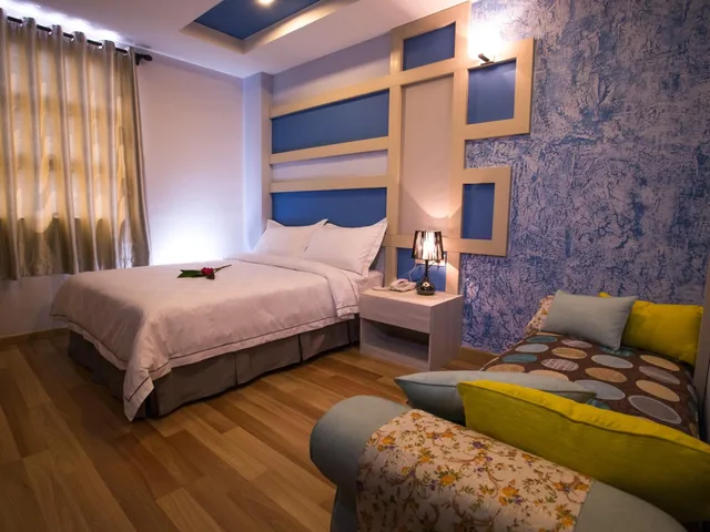 جناح، Sunshine Inn Plus 6/9