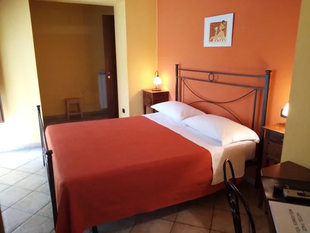 غرفة سوبيريور بسرير كوين، Albergo Pace 1/3