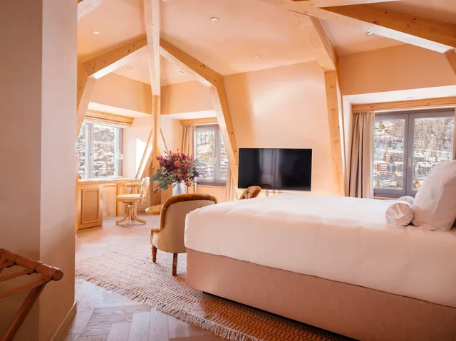 غرفة بسرير كينج بإطلالة على الجبل، Parkhotel Beau-Site 2/10