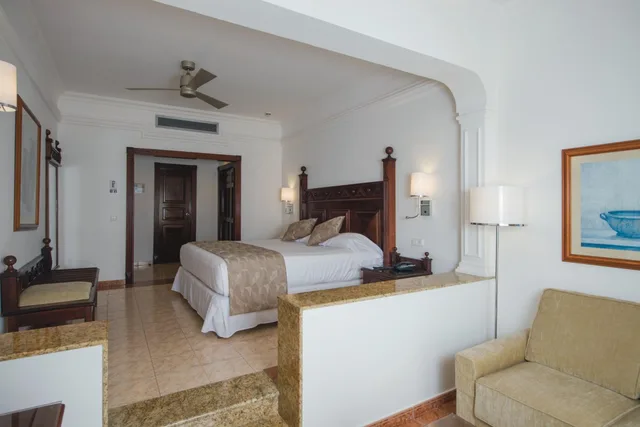 Room, Riu Palace Cabo San Lucas 2/4